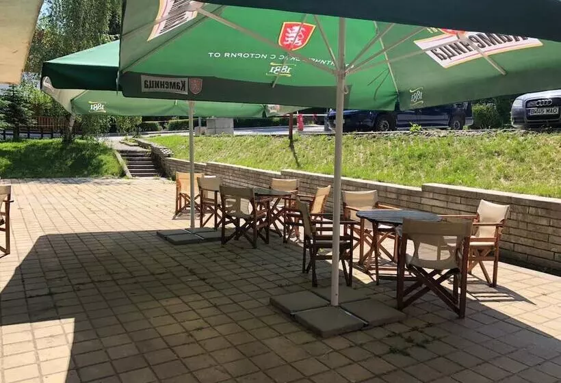 Flora Hotel   Apartments