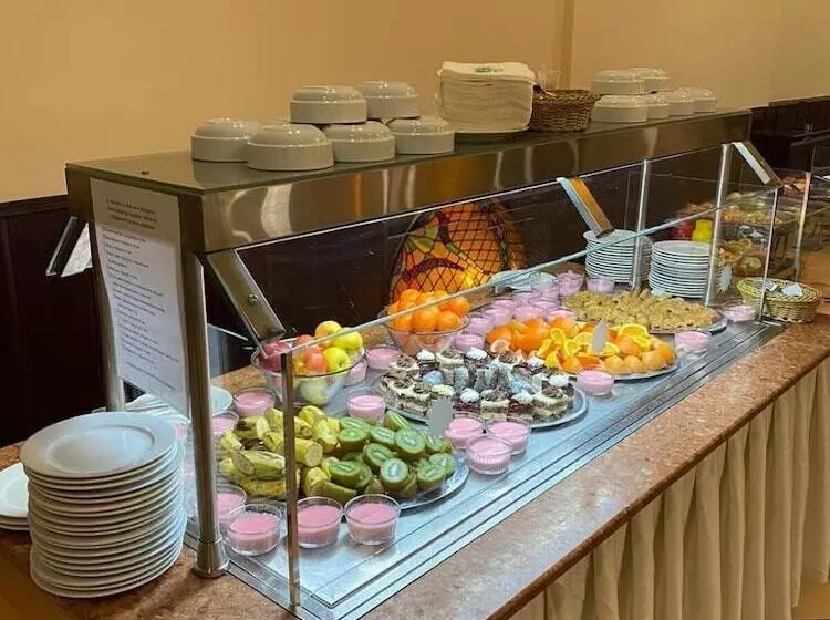 Flora Hotel   Apartments