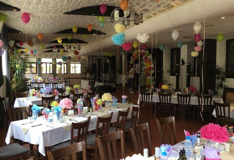 Flora Hotel   Apartments