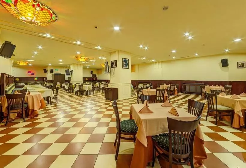 Flora Hotel   Apartments