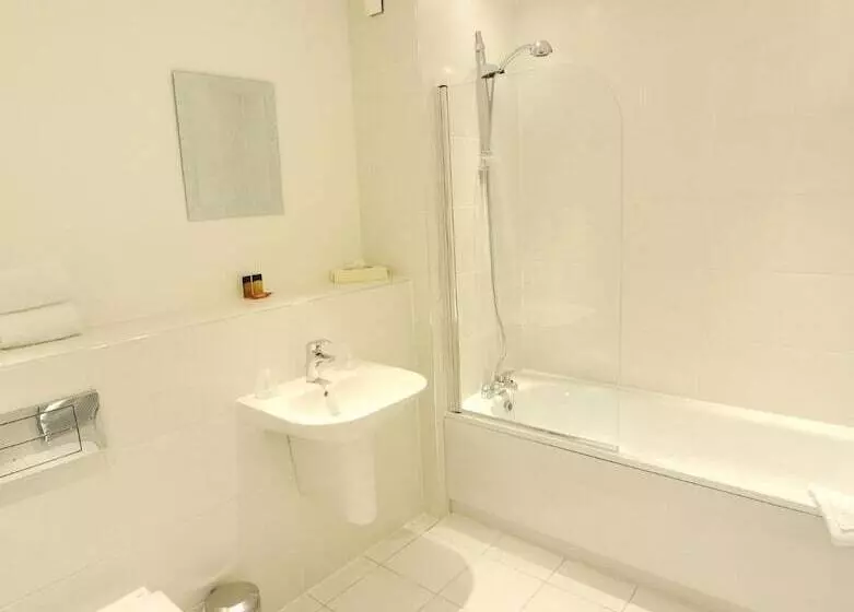 Hotelli Premier Suites Plus Bristol Cabot Circus