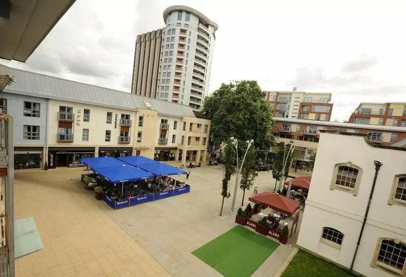 Hotelli Premier Suites Plus Bristol Cabot Circus