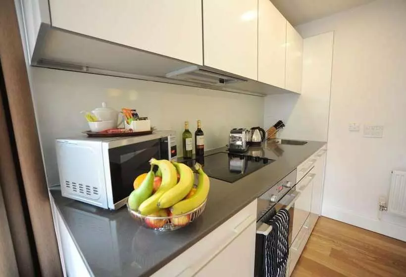 Hotelli Premier Suites Plus Bristol Cabot Circus