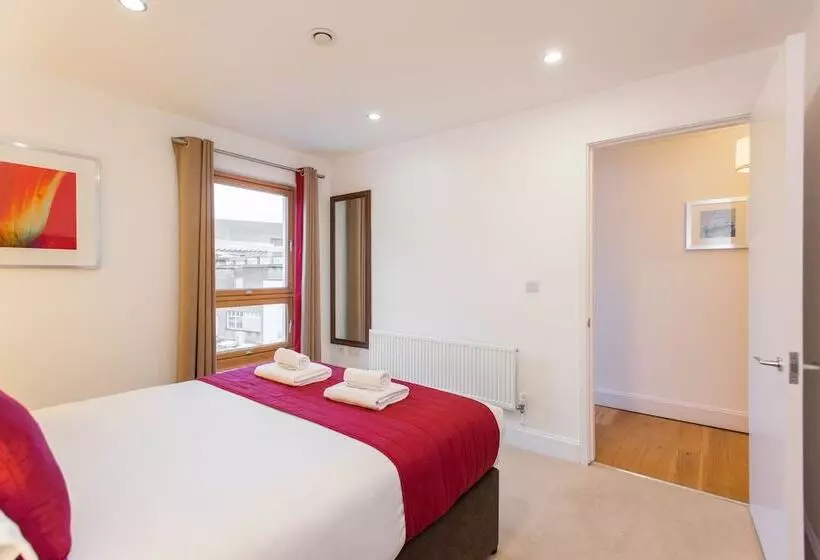 Hotelli Premier Suites Plus Bristol Cabot Circus