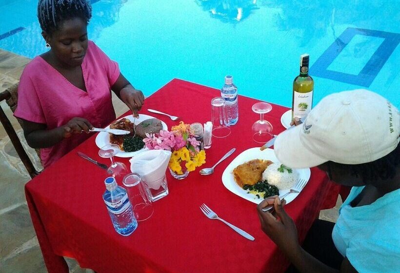 هتل Sheba Cottages