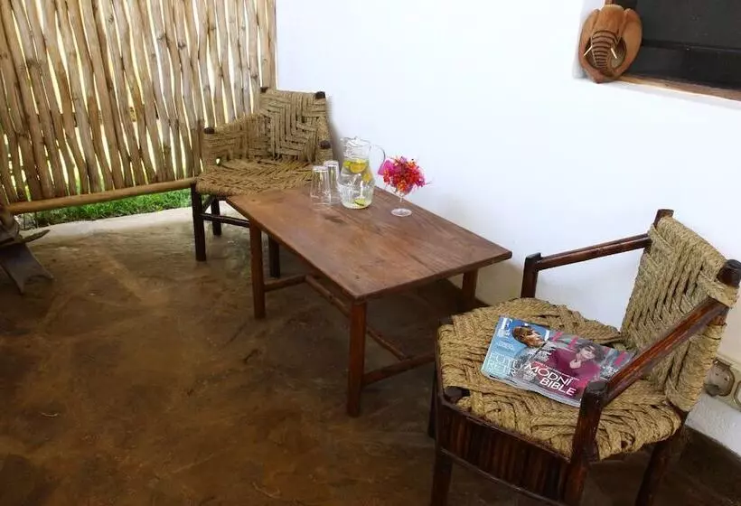 هتل Sheba Cottages