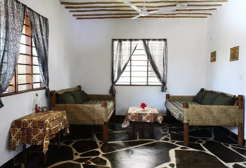هتل Sheba Cottages