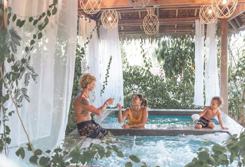 هتل The Hillside Resort Siargao