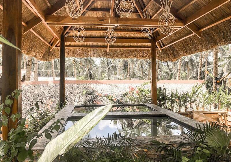 هتل The Hillside Resort Siargao