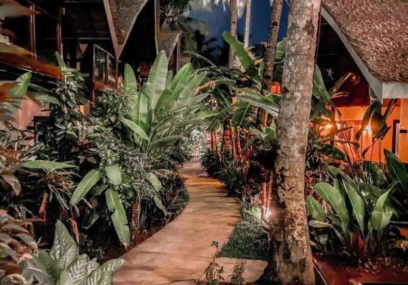 هتل The Hillside Resort Siargao