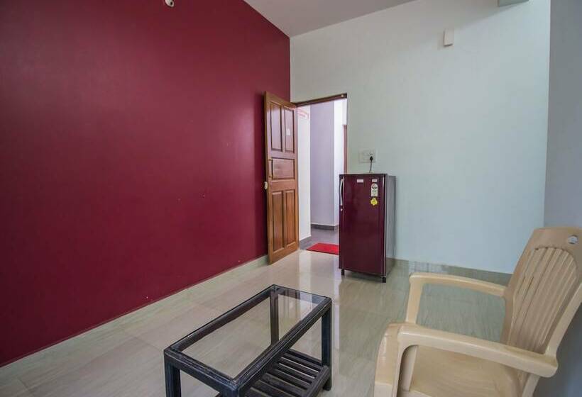 פנסיון Midguard Sea View White House