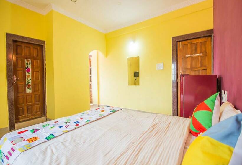 פנסיון Midguard Sea View White House