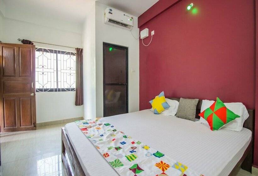 פנסיון Midguard Sea View White House