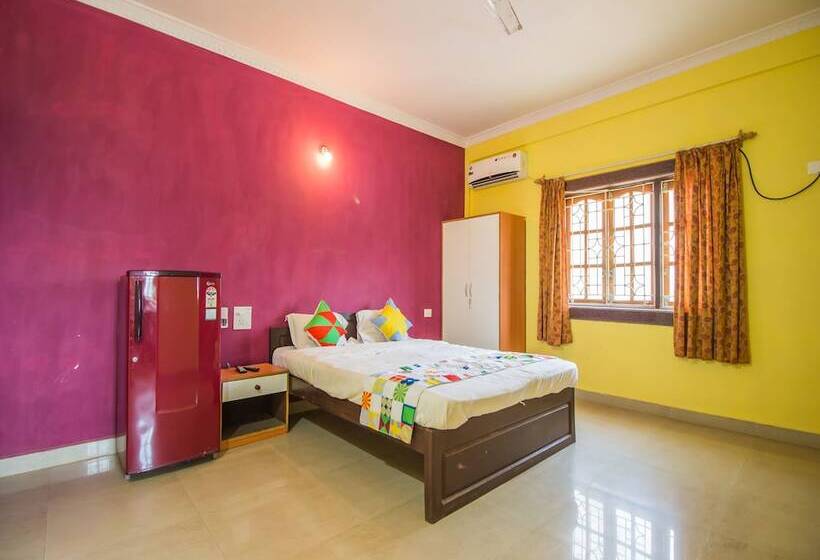 פנסיון Midguard Sea View White House