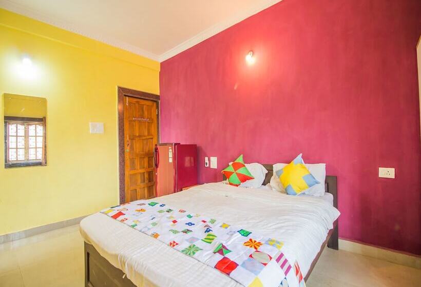 פנסיון Midguard Sea View White House