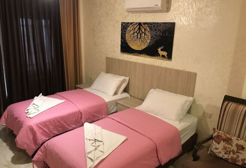 Suzan Studios & Apartments