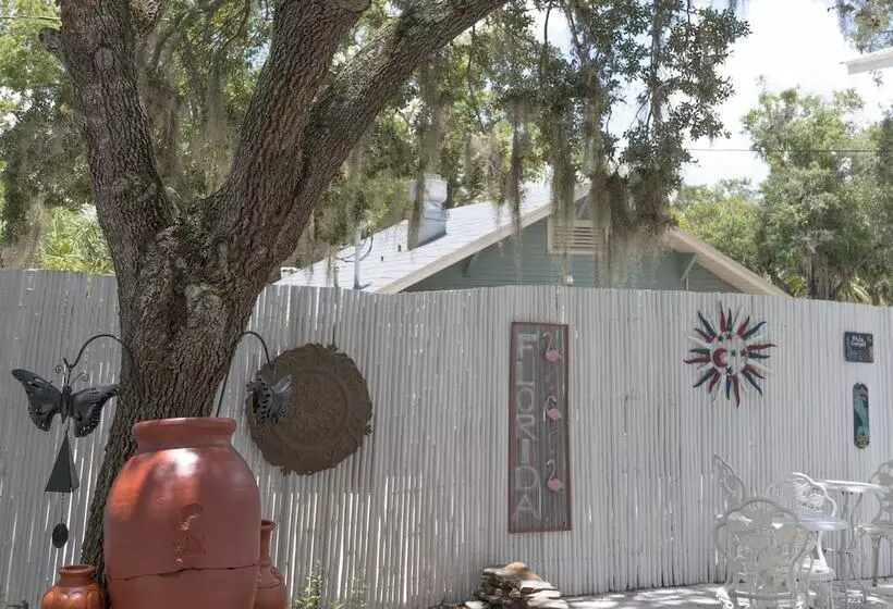 هاستل The Heirloom Inn