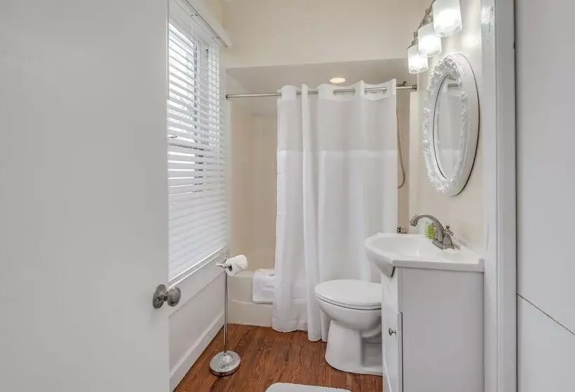 هاستل The Heirloom Inn