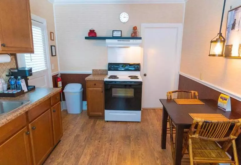 هاستل The Heirloom Inn