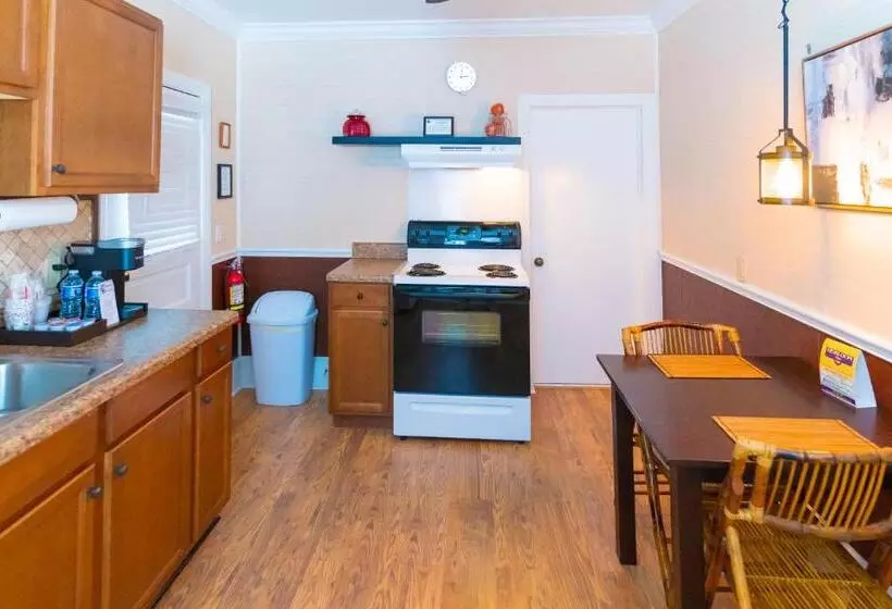 هاستل The Heirloom Inn