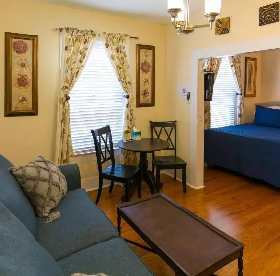 هاستل The Heirloom Inn