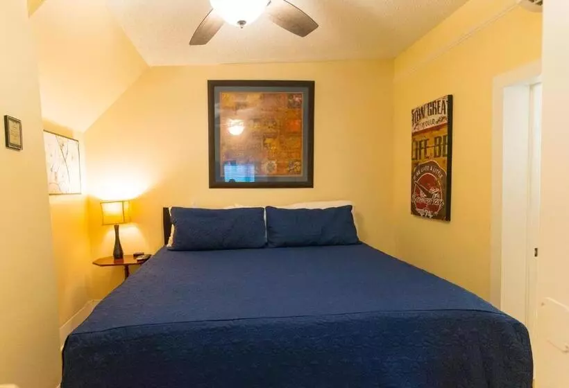 هاستل The Heirloom Inn