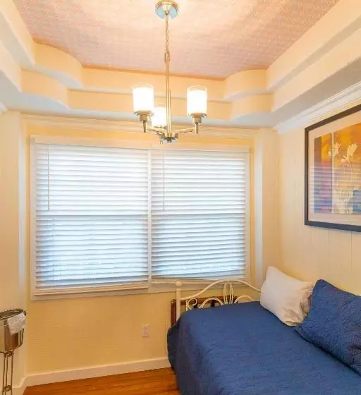 هاستل The Heirloom Inn