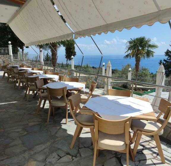 تختخواب و صبحانه Perivolos Apartments