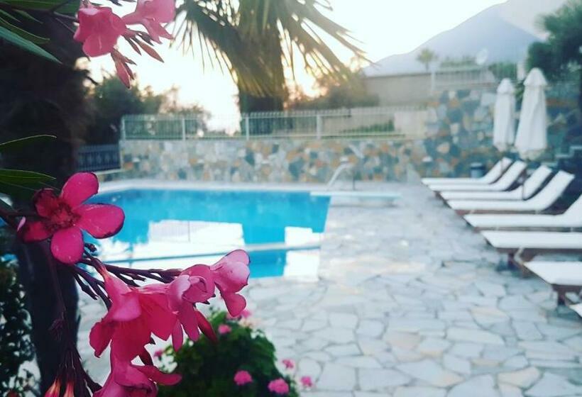 تختخواب و صبحانه Perivolos Apartments