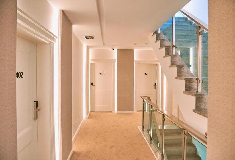 호텔 Tirana Resort Radhime