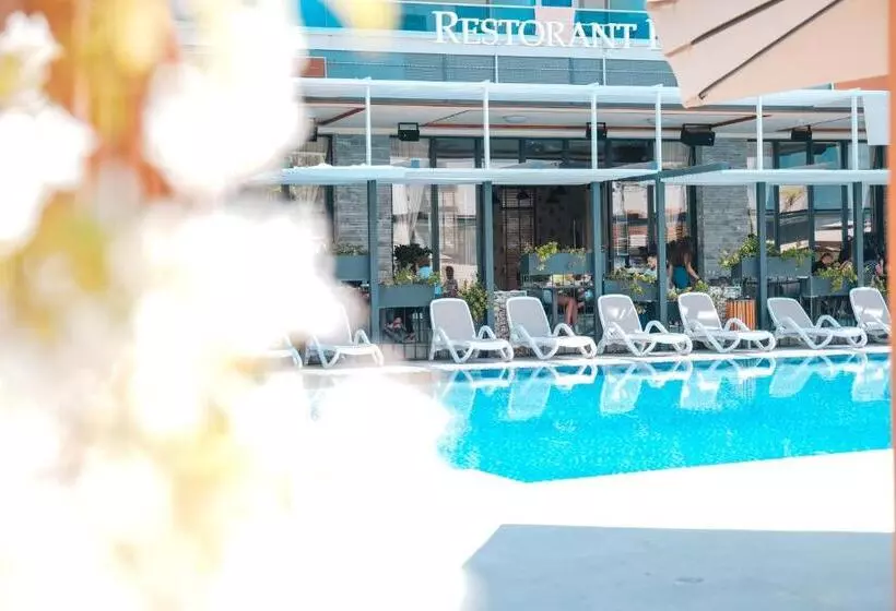 ホテル Tirana Resort Radhime