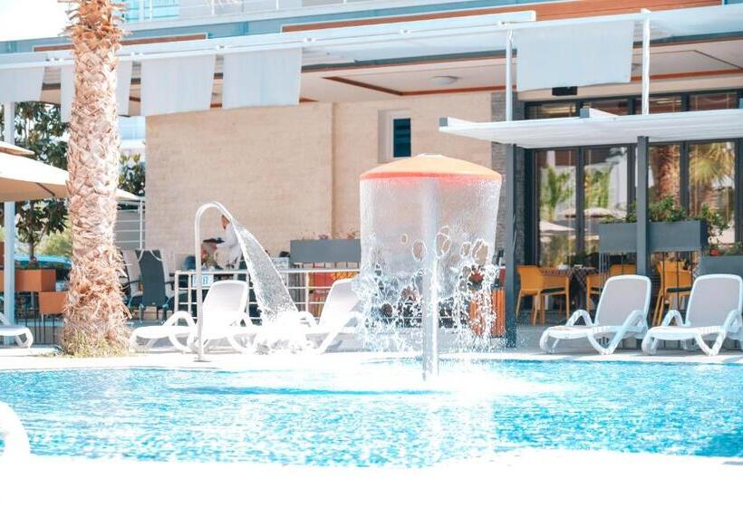 호텔 Tirana Resort Radhime