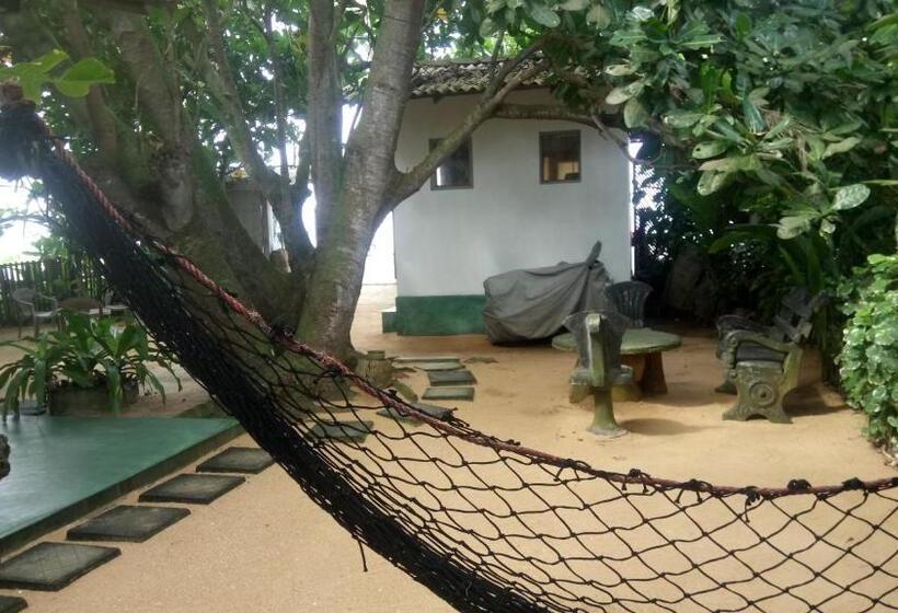 פנסיון Green Villa Beach And Juice Bar