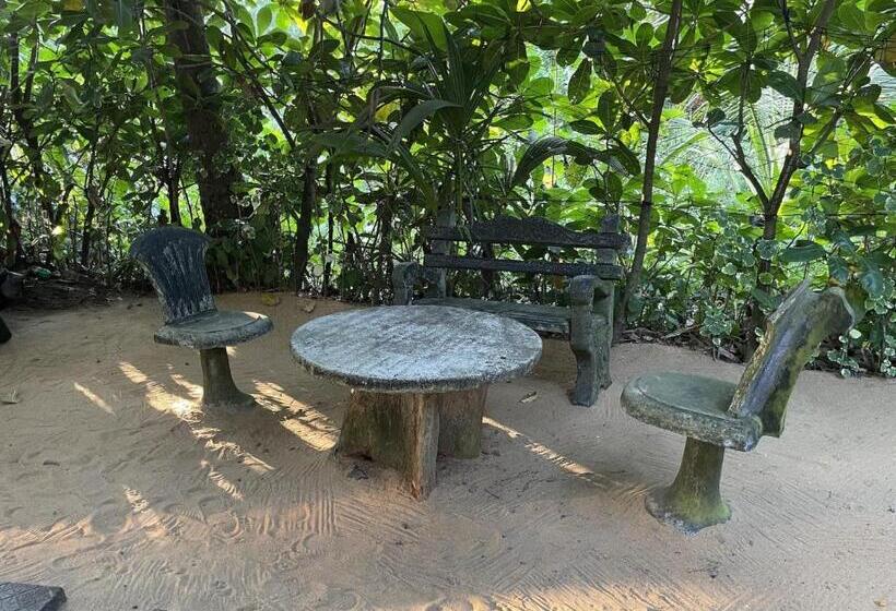 פנסיון Green Villa Beach And Juice Bar