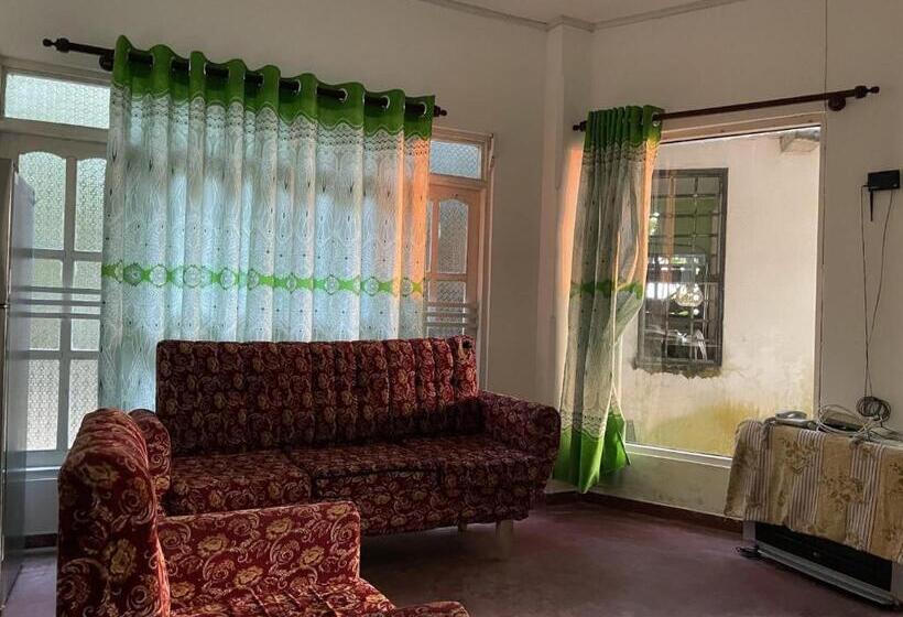 פנסיון Green Villa Beach And Juice Bar