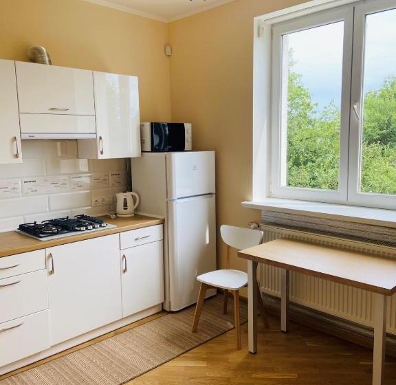 پانسیون Guest House At Lesya Ukrainka