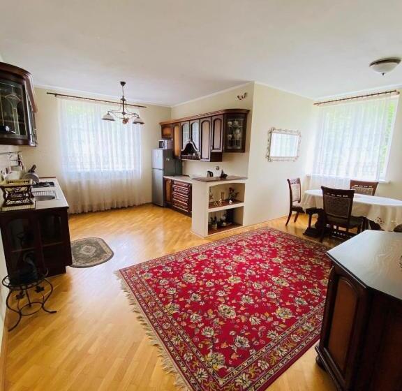 پانسیون Guest House At Lesya Ukrainka