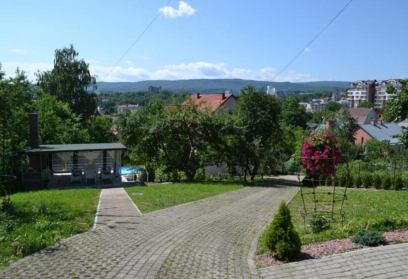 پانسیون Guest House At Lesya Ukrainka