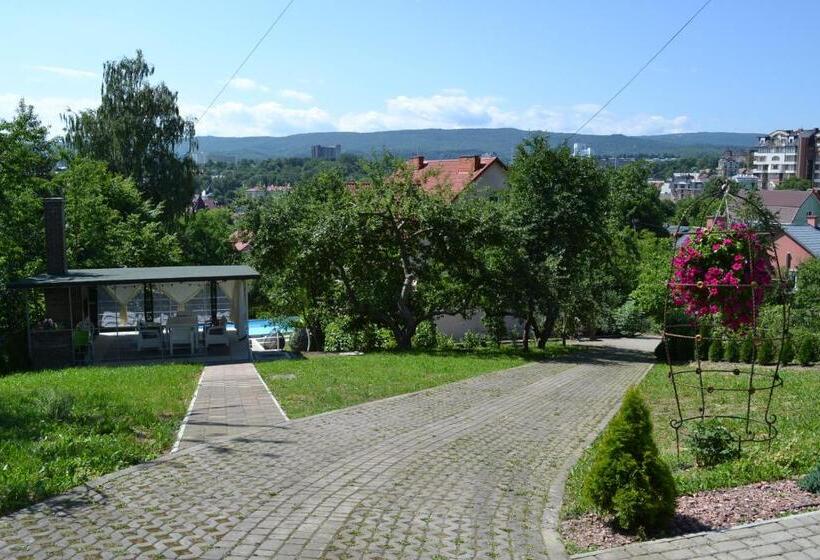 پانسیون Guest House At Lesya Ukrainka