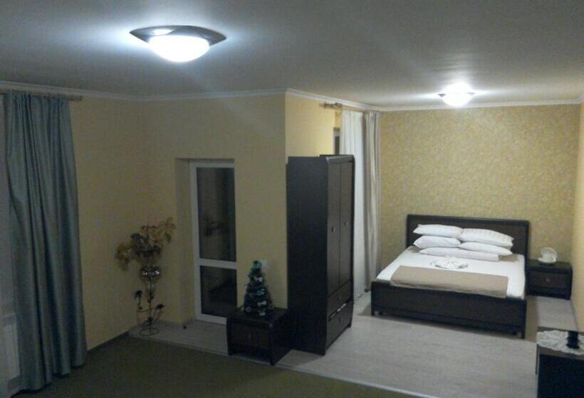 پانسیون Guest House At Lesya Ukrainka