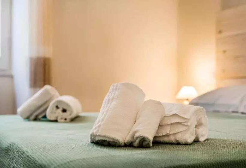 پانسیون Lia Apartment