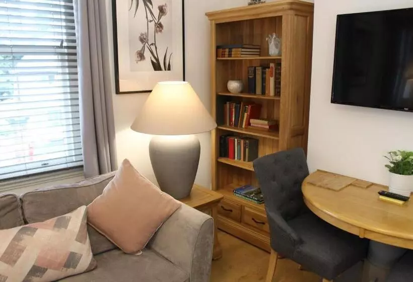 Majatalo The Larches