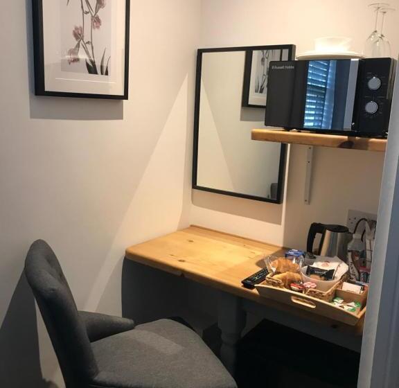 بنسيون The Larches