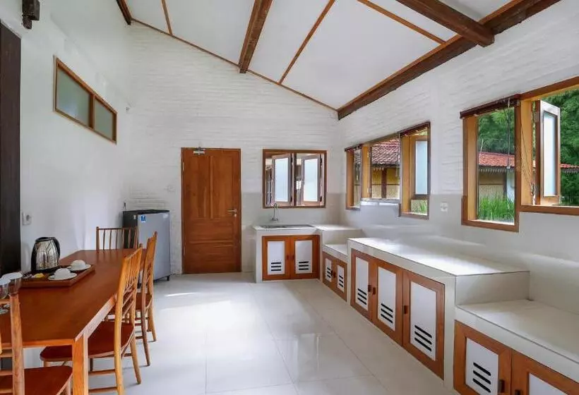 پانسیون Villa So Long Banyuwangi   Ijen