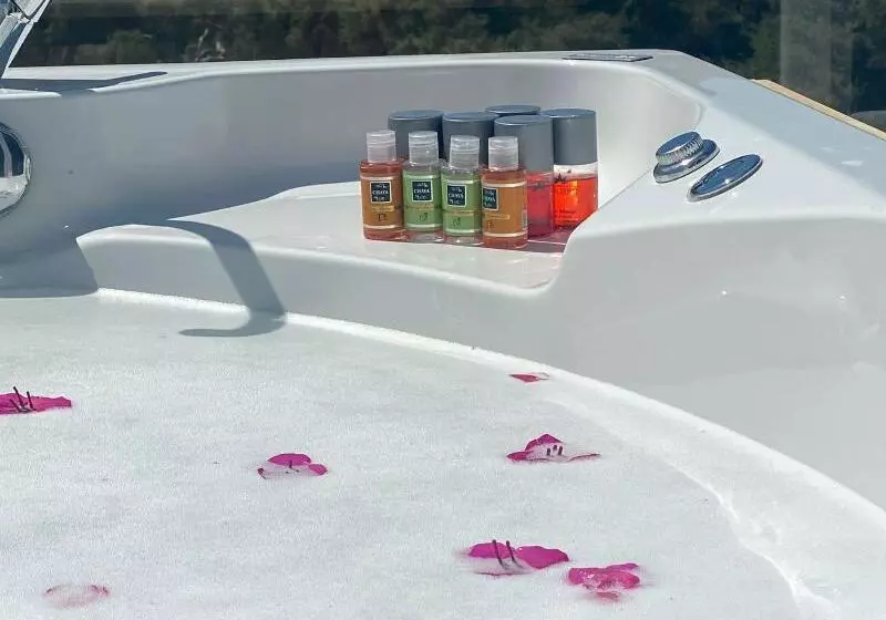 Hotelli Serti̇l Royal Forest