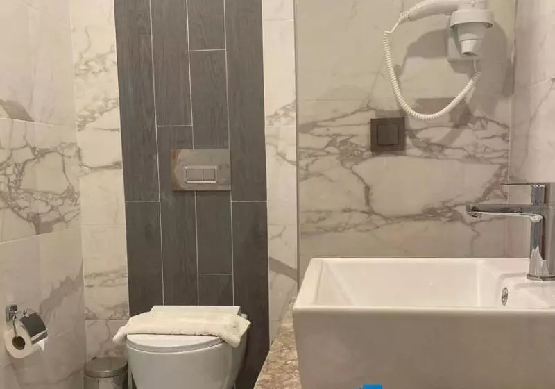 Hotelli Serti̇l Royal Forest