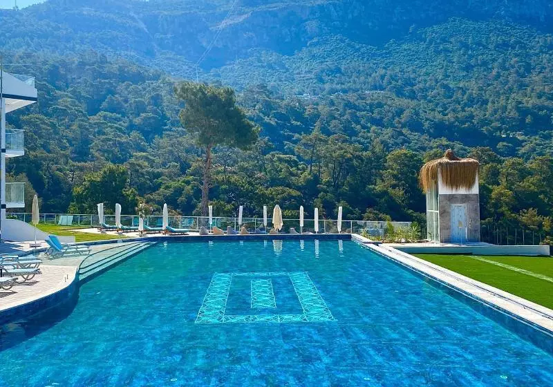 Hotelli Serti̇l Royal Forest