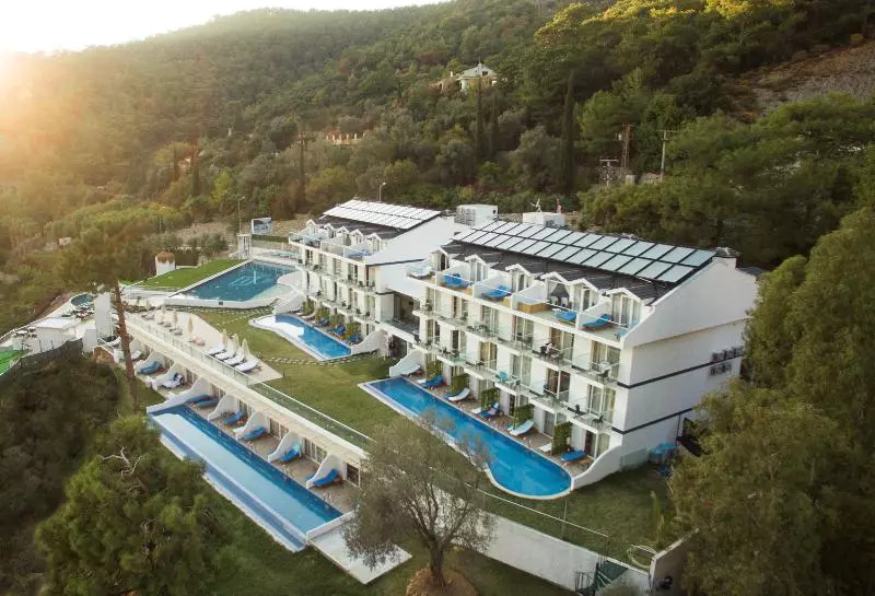 Hotelli Serti̇l Royal Forest
