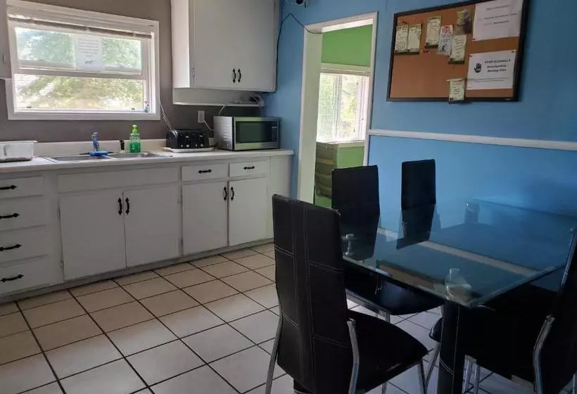 Majatalo Yosemite International Hostel