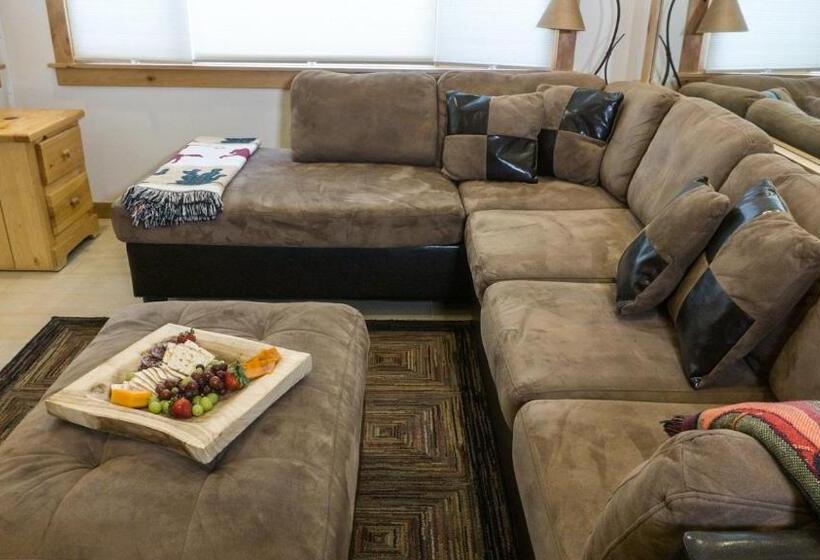 فندق Ski Trails 4070